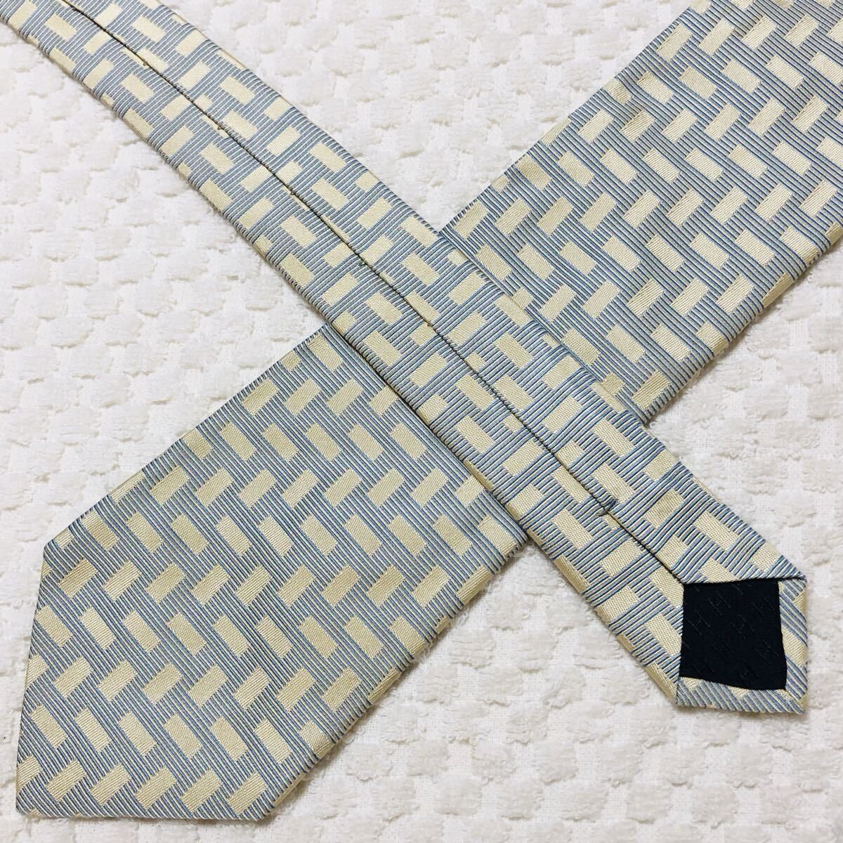 HERMES Tie Rectangular Micro Border 100 Silk Made… - image 5