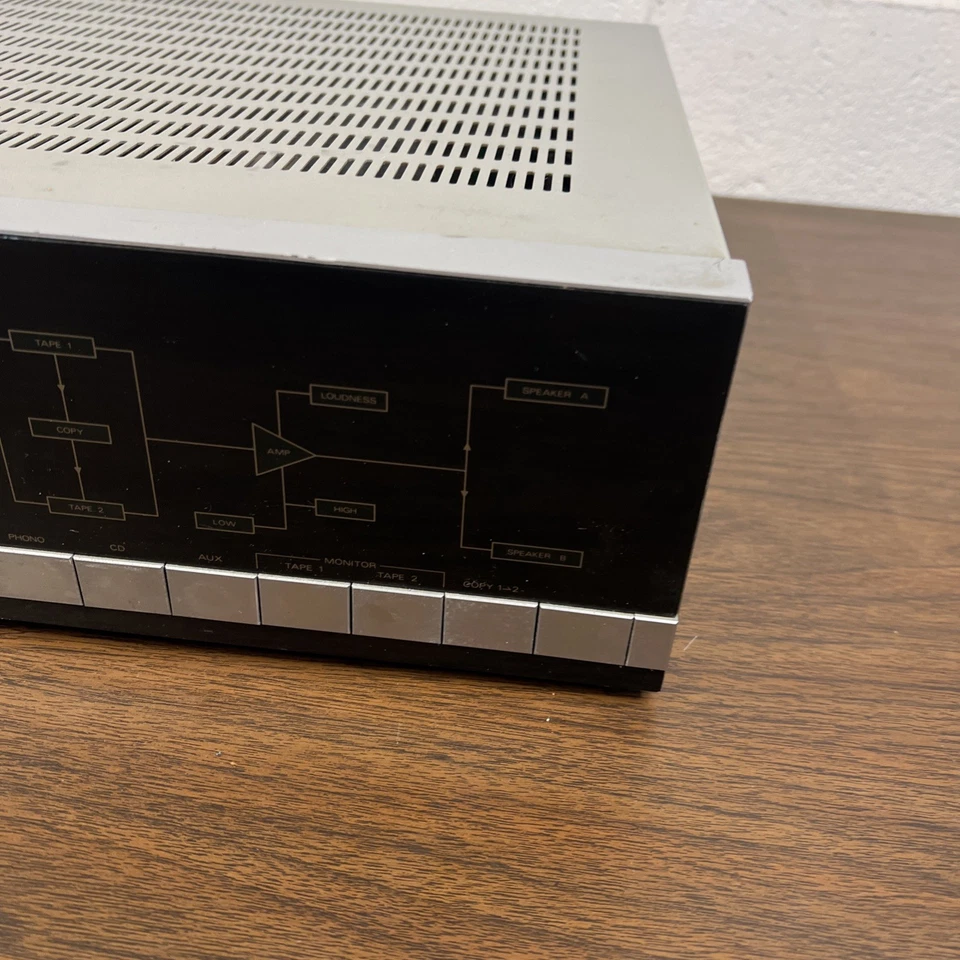 Amplificador estéreo Magnavox FA 1451 probado pero con bajo sonido - COMO ESTÁ LEÍDO Foto 4 de 4