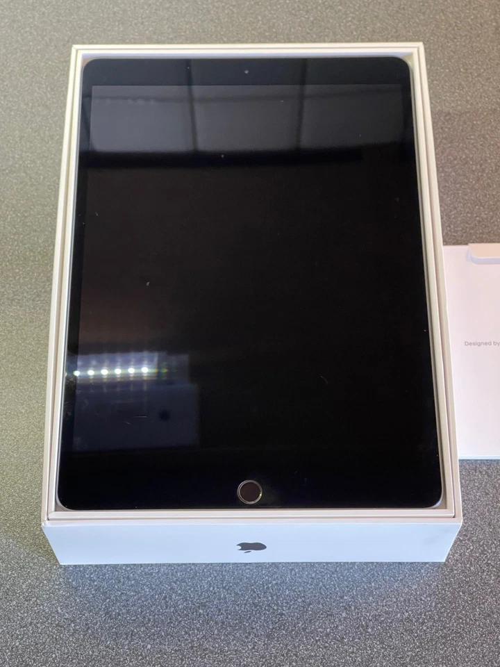 Apple iPad Air (3. Generation) 64GB, WLAN, 26,67 cm (10,5 Zoll) - Space Grau - Bild 2 von 4
