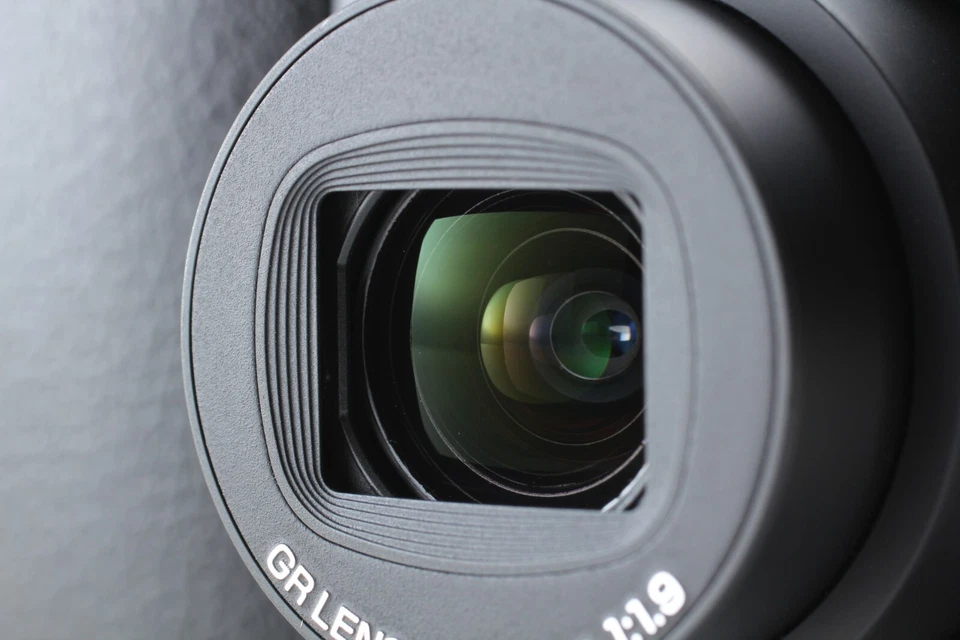 SH:614 [MINT in Box] Ricoh GR Digital III 3 10.0MP Digital Camera From JAPAN - Image 2 of 4