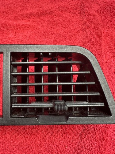 1989-1994 Ford Ranger Explorer Bronco II Middle Center Dash Heat AC Vent 4WD - Picture 4 of 10