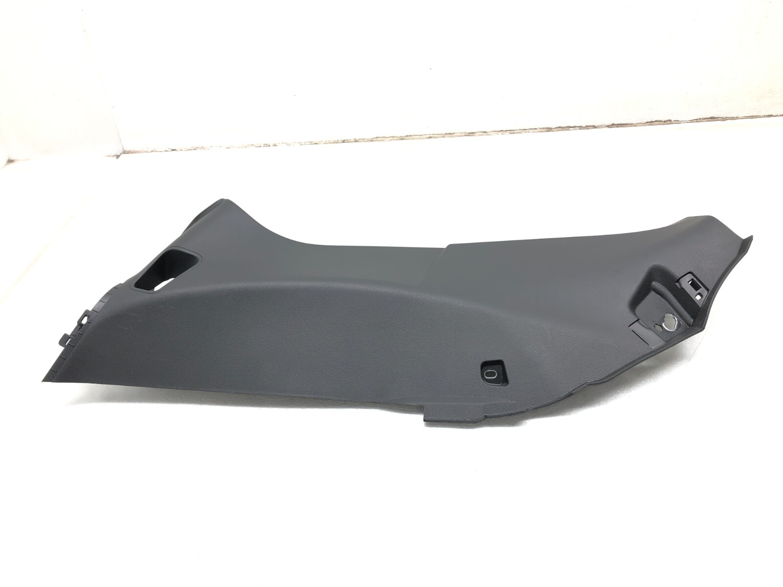 2017-2024 MASERATI LEVANTE S LEFT DRIVER REAR C PILLAR QUARTER TRIM PANEL OEM