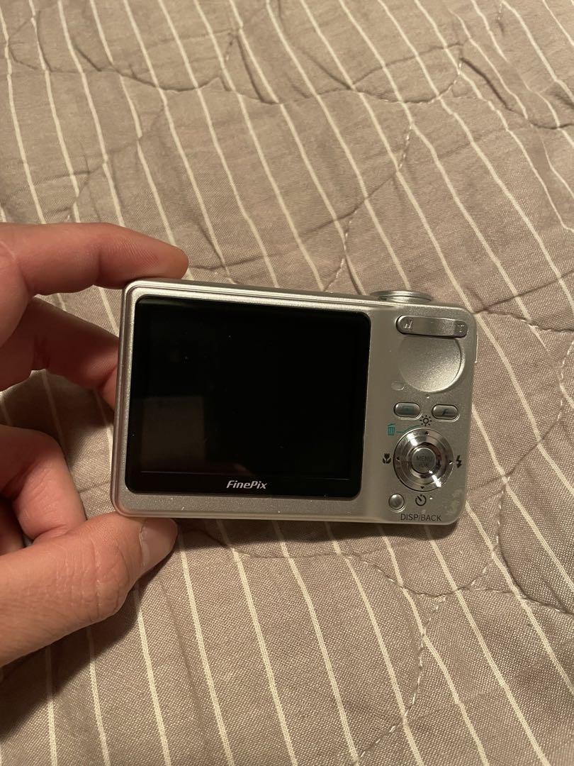 FUJIFILM FINEPIX F460 Old compact digital camera Operation