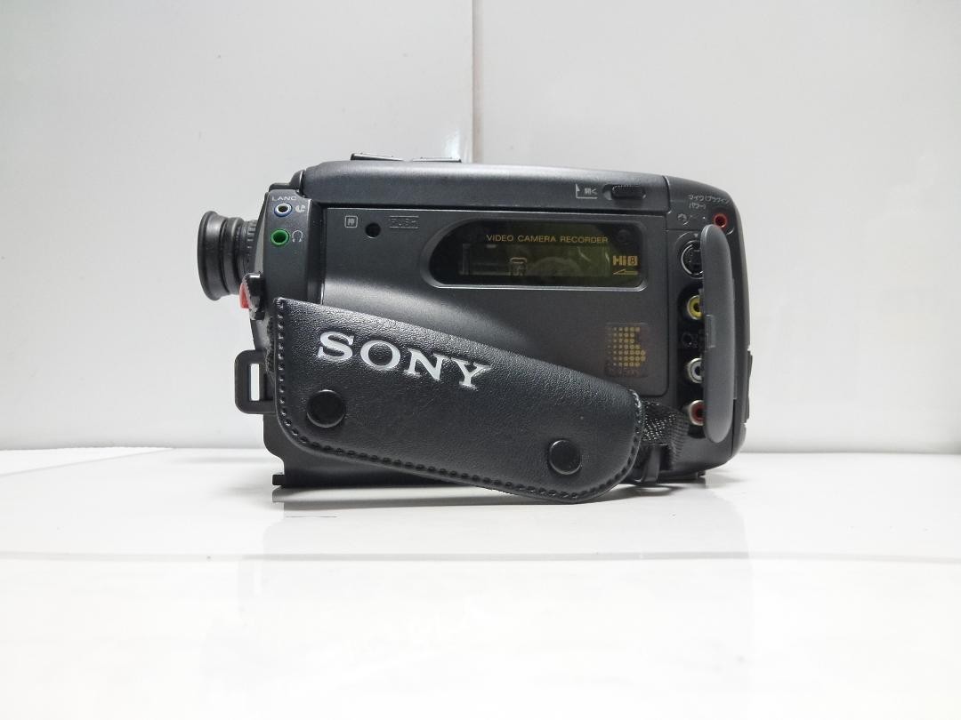 Sony CCD-TRV60 Video Camera Recorder Hi8 8mm Working with Remote