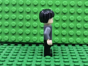 LEGO Harry Potter Gryffindor Sweater Minifigure - 4842 4867 4738 hp094