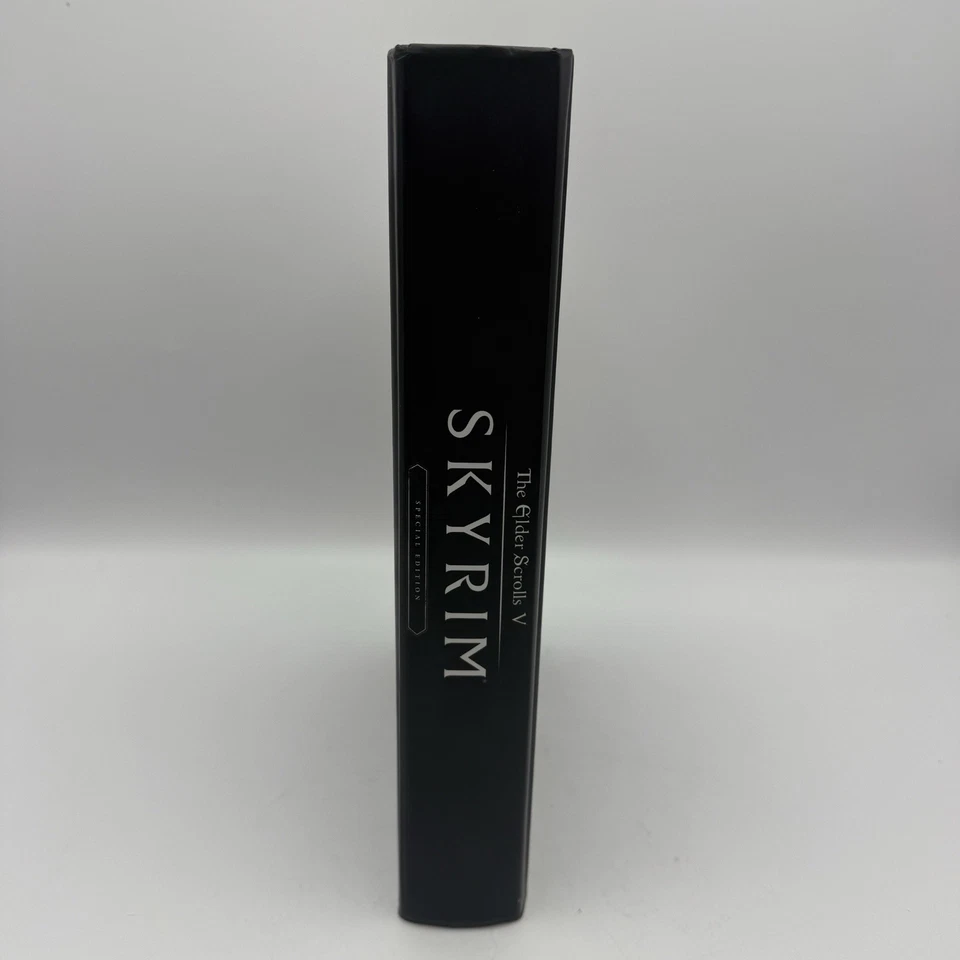Elder Scrolls V: Skyrim Special Edition : Prima Collector's Guide With Map - Image 3 of 4