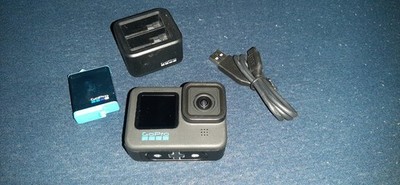 GoPro HERO 10 Black Actioncam Camcorder mit Ladegerät Akku Ladekabel DEFEKT
