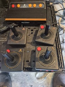 Atari Flashback 6 classic game console two wireless controllers &two wired 