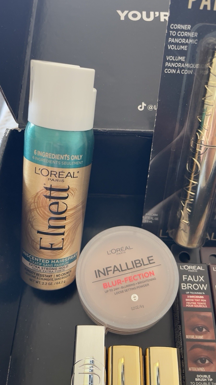 L’Oréal Makeup Bundle 16 Items - second product detail image