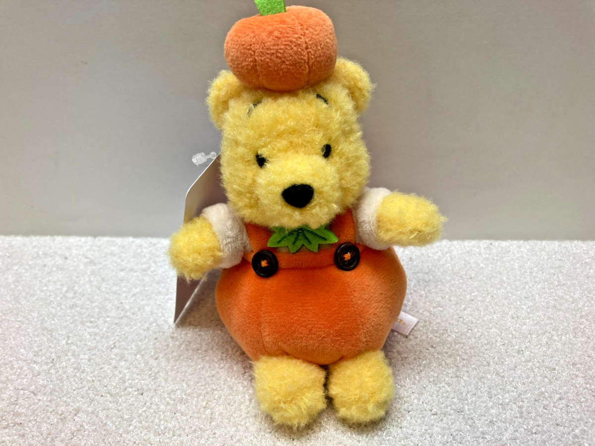 Tokyo Disney Halloween 2025 Winnie the Pooh Plush Badge Pumpkin