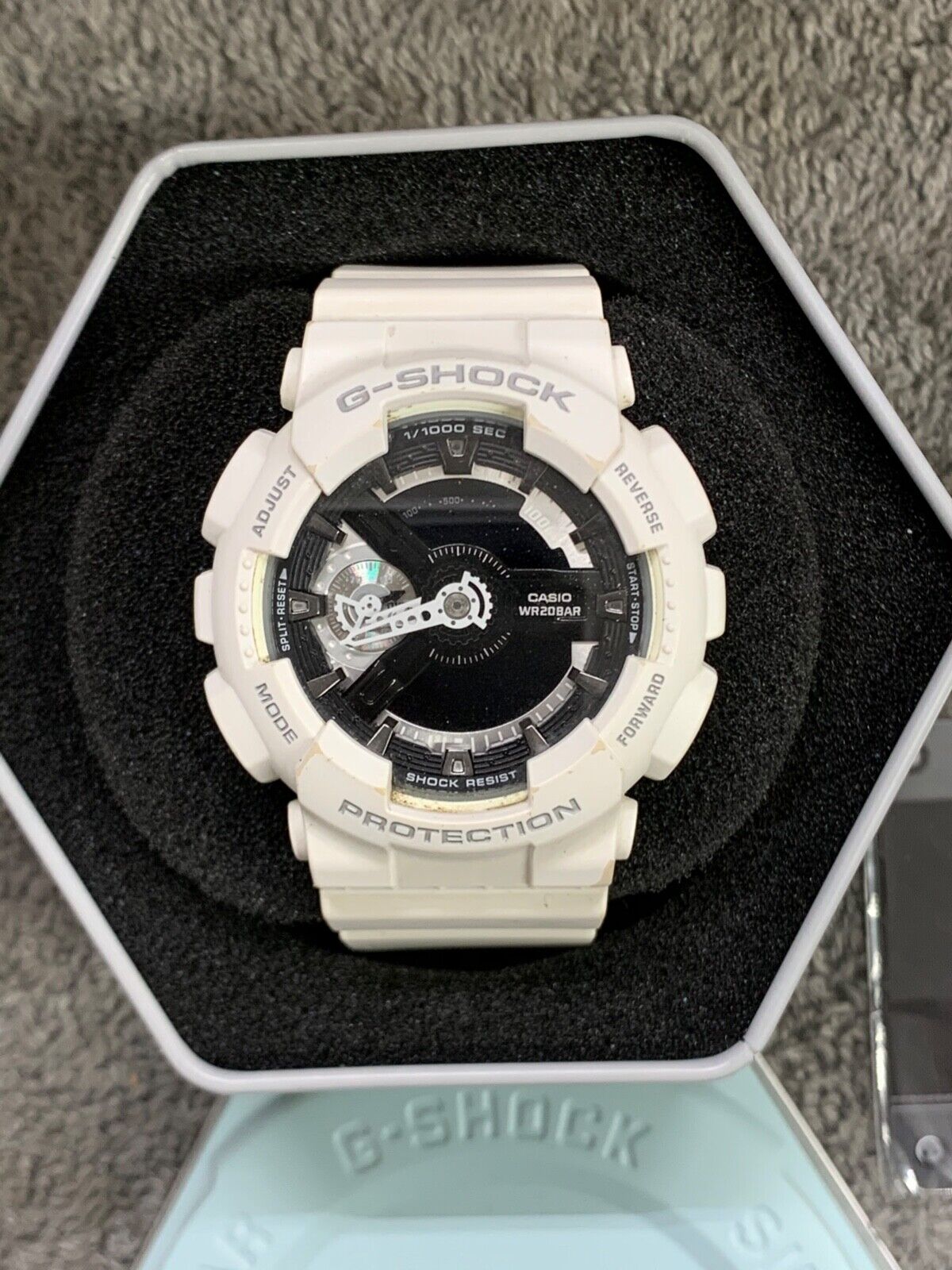 Casio G Shock Model 5146 5425 Analog Digital Watch White / Black 