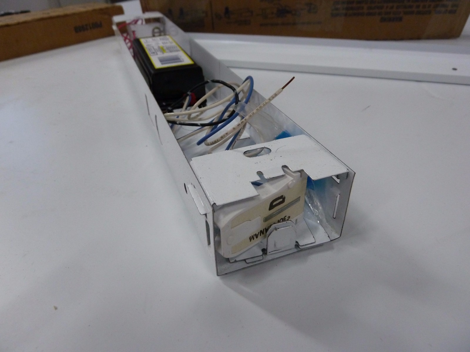 LITHONIA BALLAST LIGHTING STRIP P001298B [23,041] eBay