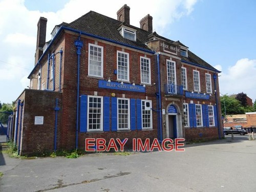 PHOTO BLUE GATES HOTEL THE PRESENT BLUE GATES HOTEL ON SMETHWICK HIGH STREET WA - 第 1/1 張圖片