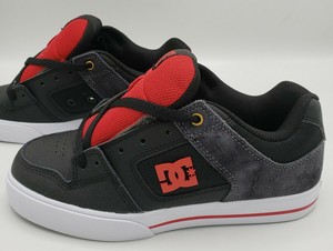 tenis dc preto e vermelho