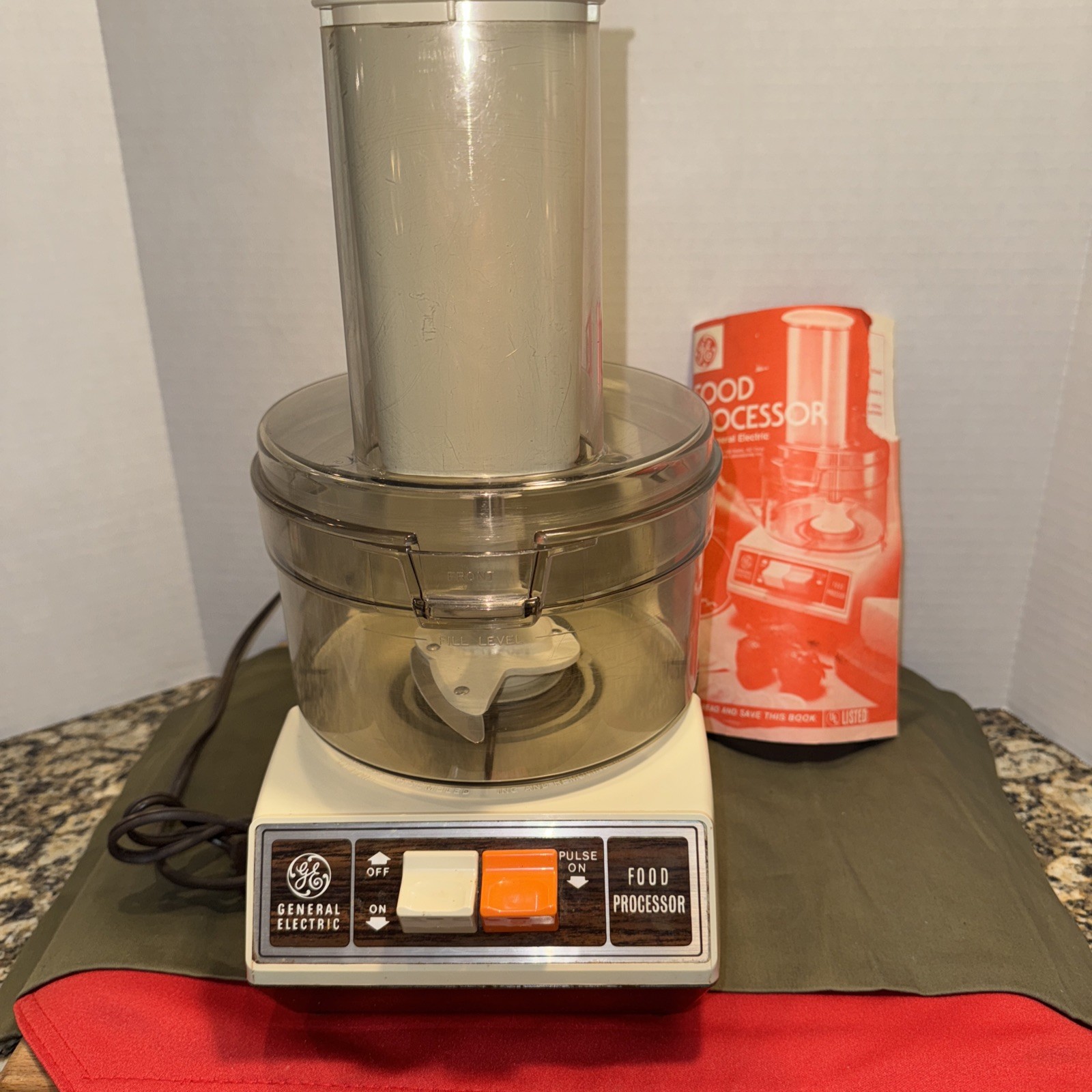 General Electric GE Food Processor Chopper Slicer Shredder D5FP1 Vintage Tested