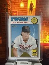 2026 Topps Heritage - Alternate Banner Variation Luke Keaschall #116