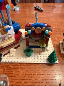 LEGO Creator Expert Winter Village Market 10235