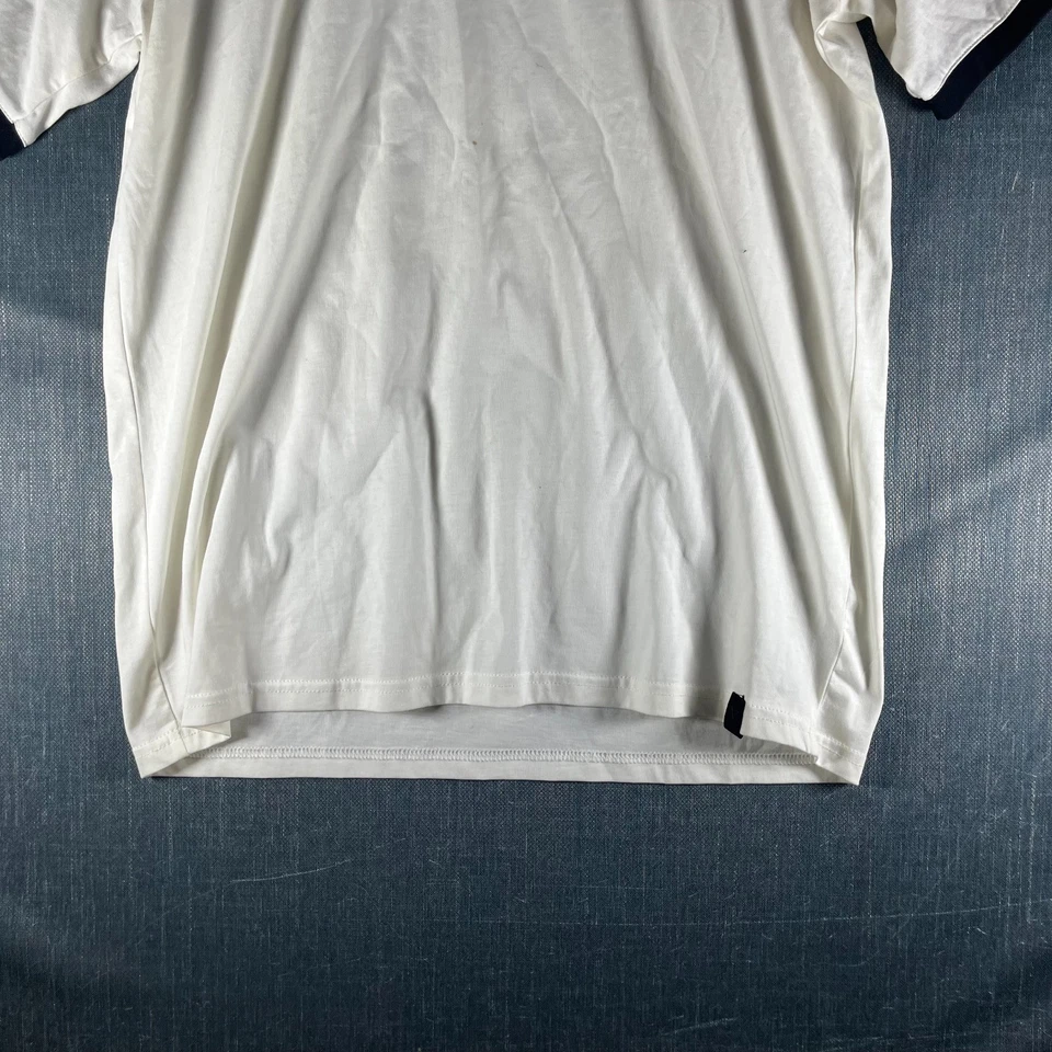 V1969 Italia Men's T-Shirt Size M White V-Neck Cotton Short Sleeve Casual Tee - Image 3 of 4