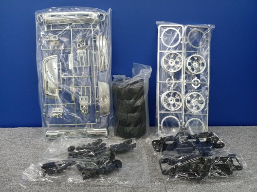 Tamiya Toyota Tundra High Lift Unassembled 1/10Rc - Picture 5 of 12