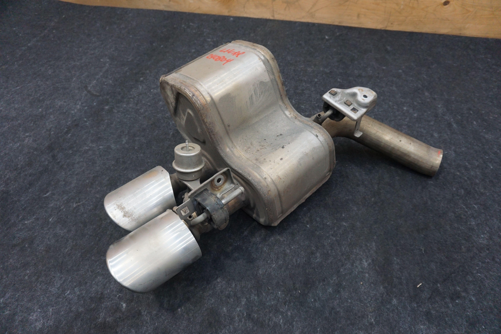 Rear Left Driver Side Exhaust Muffler 670103688 Maserati Ghibli M157 2014-17+