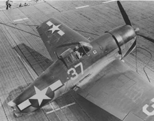 WW2 WWII Photo World War Two / US Navy F6F Hellcat Fighter on Carrier  / 5977