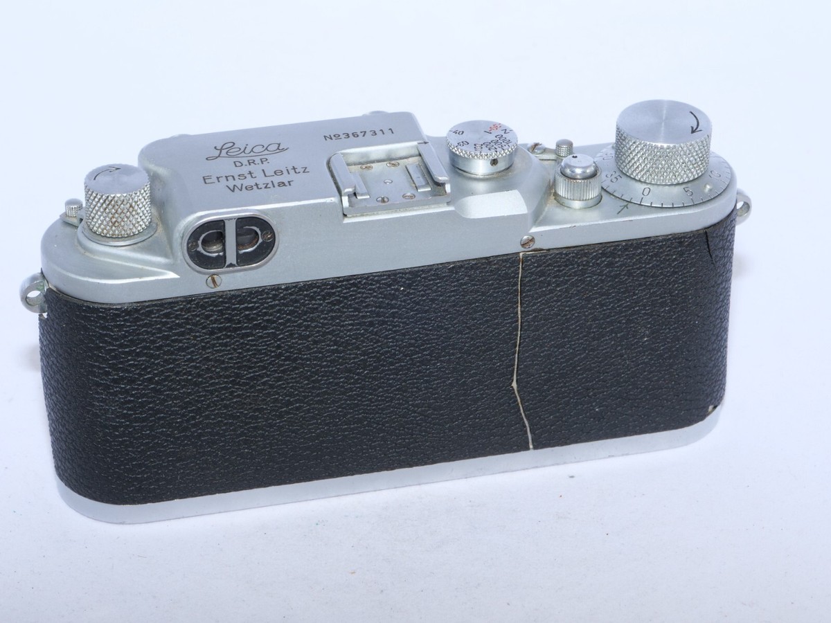 Leica IIId WAR TIME camera. Circa 1944. Only (427) made. Needs