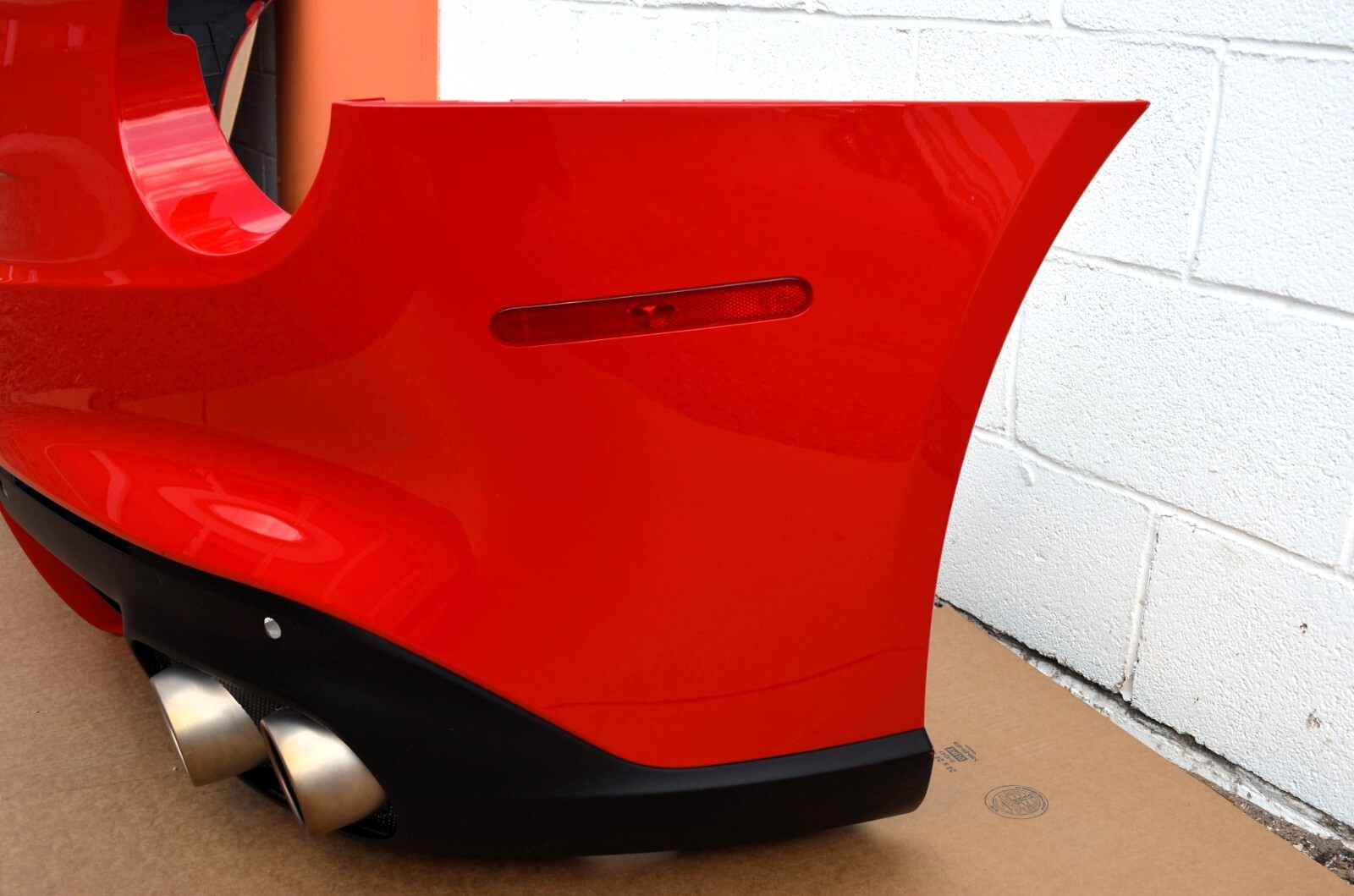 NEW TAKE-OFF RED Ferrari F12 Berlinetta Rear Bumper Cover Fascia 84358900