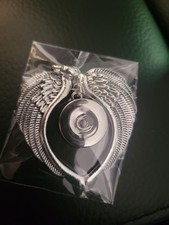 New In Package, Angel Wing Snap Charm Pendant With Chain Silver Color Necklace.