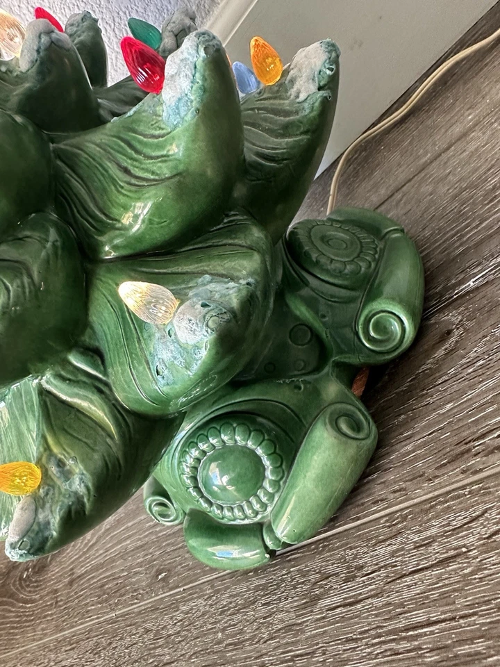 VTG 1967 Atlantic Mold Ceramic Green Christmas Tree & Base w Flocked Snow READ - Image 4 of 4