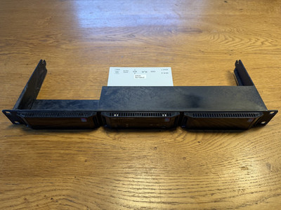 Rittal CMC III PU DK 7030.010 + 19 Zoll Einbauhalterung (inkl. Blinddeckel)