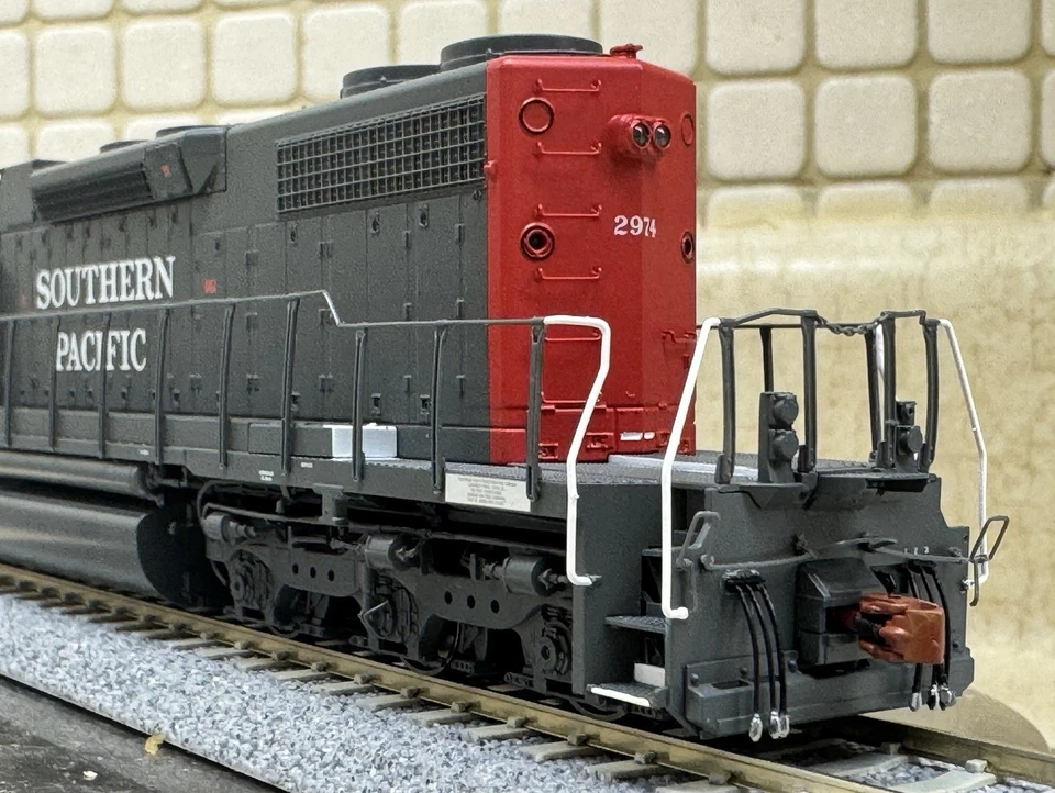Scaletrains Rivit Counter ( Ho Scale )Southern Pacific Sd38-2 DCC Ready ( 2974 ) - Image 4 of 4