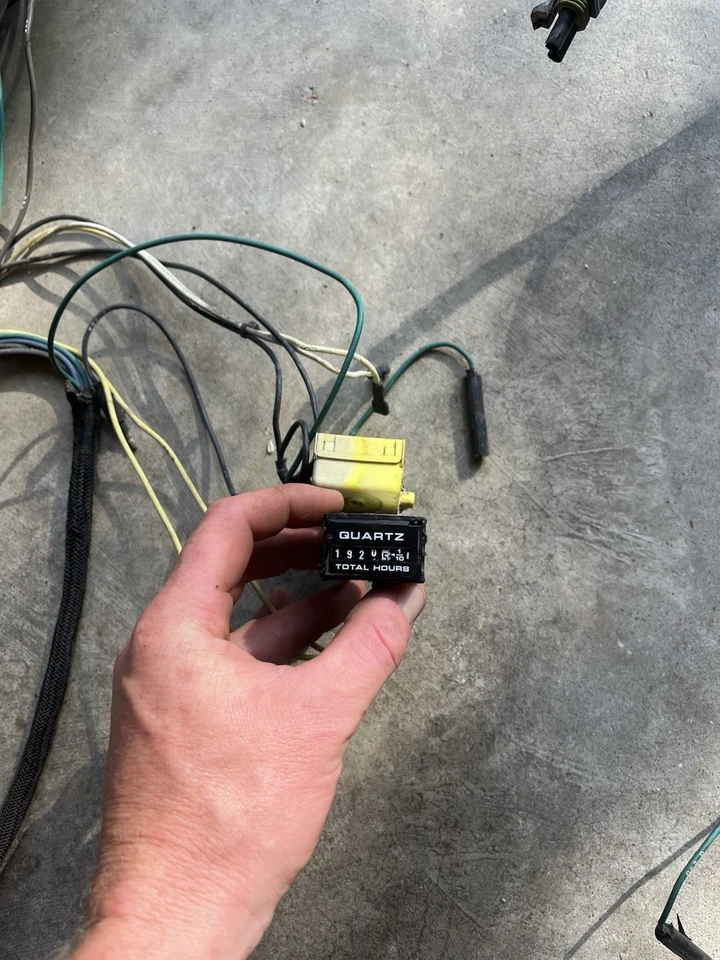 Front wiring harness and gauge pillar for a 5635 or 6635 GEHL skid steer - Image 3 of 4