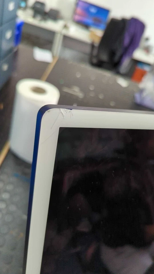 iMac (2021) 24" M1 8 GPU 8GB/256 GB SSD PURPLE VIOLA *LEGGI BENE* - Immagine 4 di 4