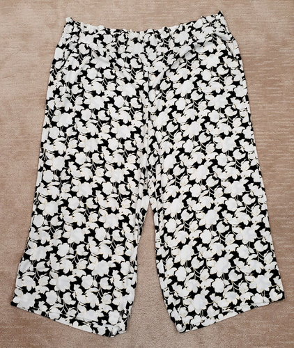 Halogen Women's 3X Plus Black White Floral Wide Leg Pull On Ankle Crop Pant Boho