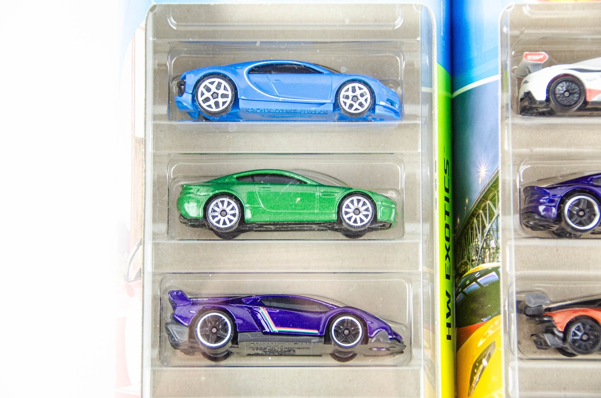 ホットウィール ランボルギーニ ５台セット Hot Wheels 5 Car Gift Pack Lot Motor Show Lamborghini Aston Martin