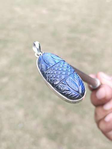 Elegant Labradorite Silver Pendant, Natural Labradorite Pendant Carving Gemstone - Picture 4 of 8