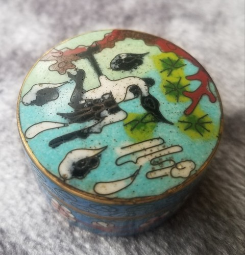 Vintage Enamel & Brass Pill Snuff Trinket Box Round 1-5/8" x 1" Cherry Blossoms - Picture 5 of 8