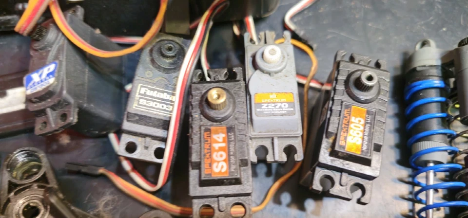 Team Associated MGT 4.6 CHASSIS AND PARTS 3 TRUCKS IN PIIECES. FOR PARTS ONLY! - Image 3 of 4