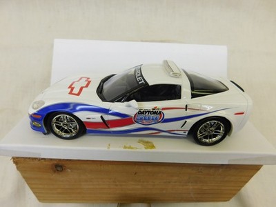 NEW AMT 1/25 SCALE 2007 CORVETTE DAYTONA 500 PACE CAR    PROMO MODEL ERTL