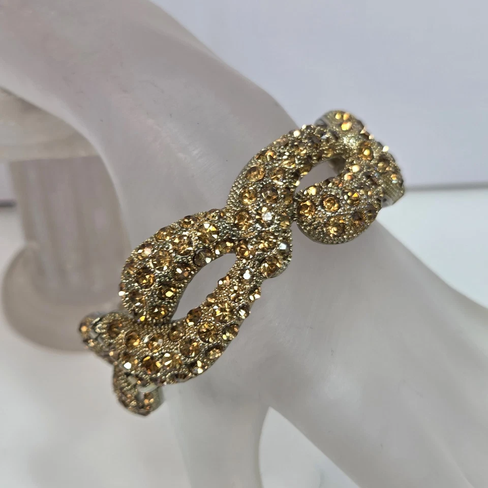 Brazalete abrazadera brazalete retorcido racimo diamantes de imitación pavé tono dorado grueso deslumbrante Foto 2 de 4