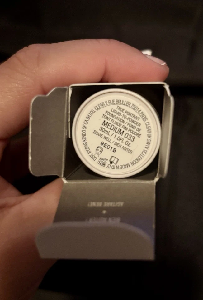 Base líquida a polvo KVD Kat Von D True Portrait MEDIANA 033 tamaño completo 1 oz Foto 2 de 2