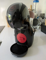 De'Longhi Dolce Gusto Espresso Capsule Coffee Machine 15 Bar Black/Red 0.6L