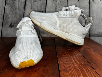 Adidas NMD_R1 Cloud White Gum D96635 Men s Size 7.5 Boost Running Shoes Sneakers