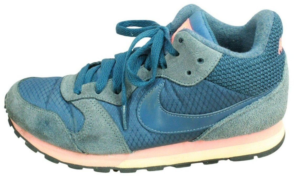 nike md runner 2 size 8