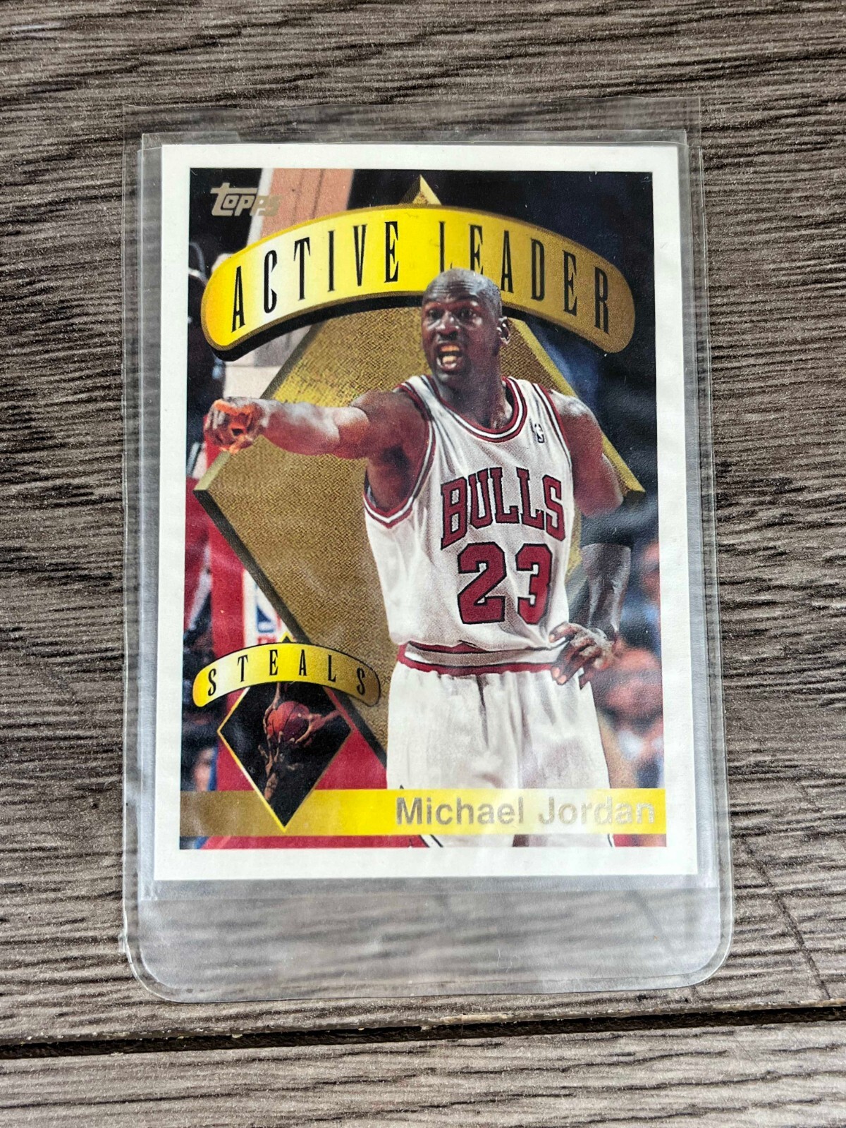 1995 Topps #4 Michael Jordan Active Steals Leader Chicago Bulls NM-MT