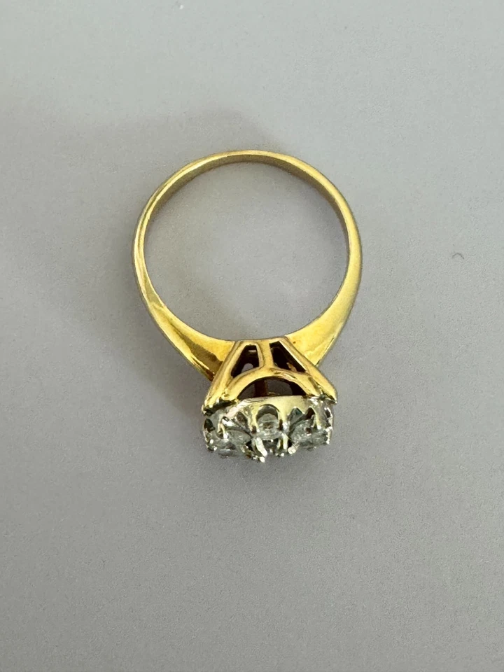 1970s 14k Yellow Gold 0.65 CT Diamond Cluster Ring - Size 8.25 - Image 2 of 4