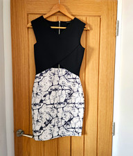 River Island Bodycon Dress Size 10 Abstract Black & White V-Neck Sleeveless