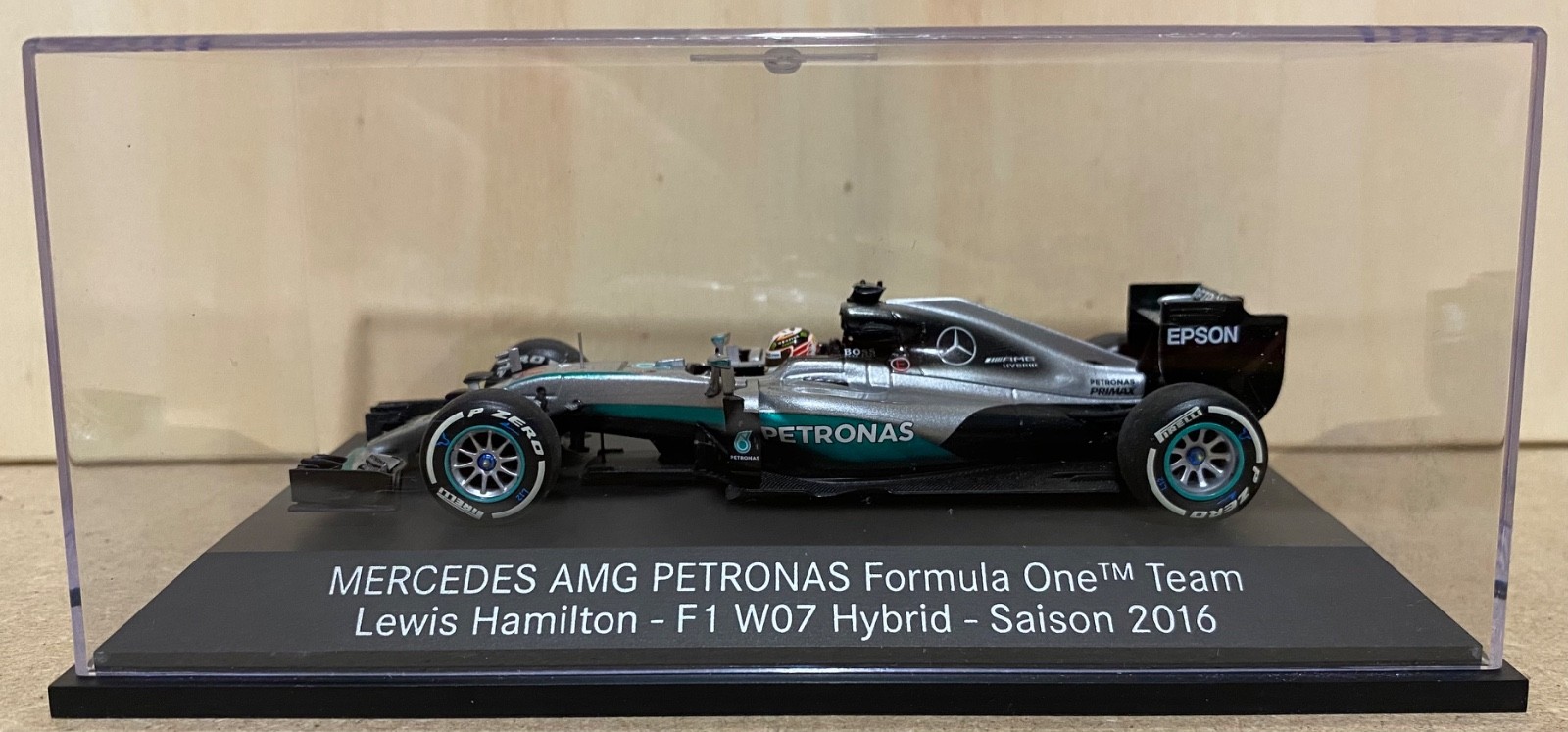 Mercedes AMG Petronas F1 W07 Hybrid 2016 Hamilton 1/43 voiture miniature de course de Formule 1