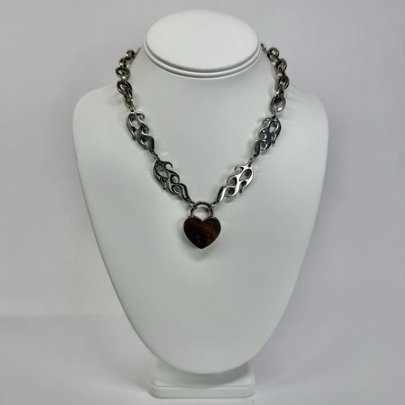 Elegant Punk Gothic Thorns Heart Chain Silver Tone Vintage Necklace Jewelry N554