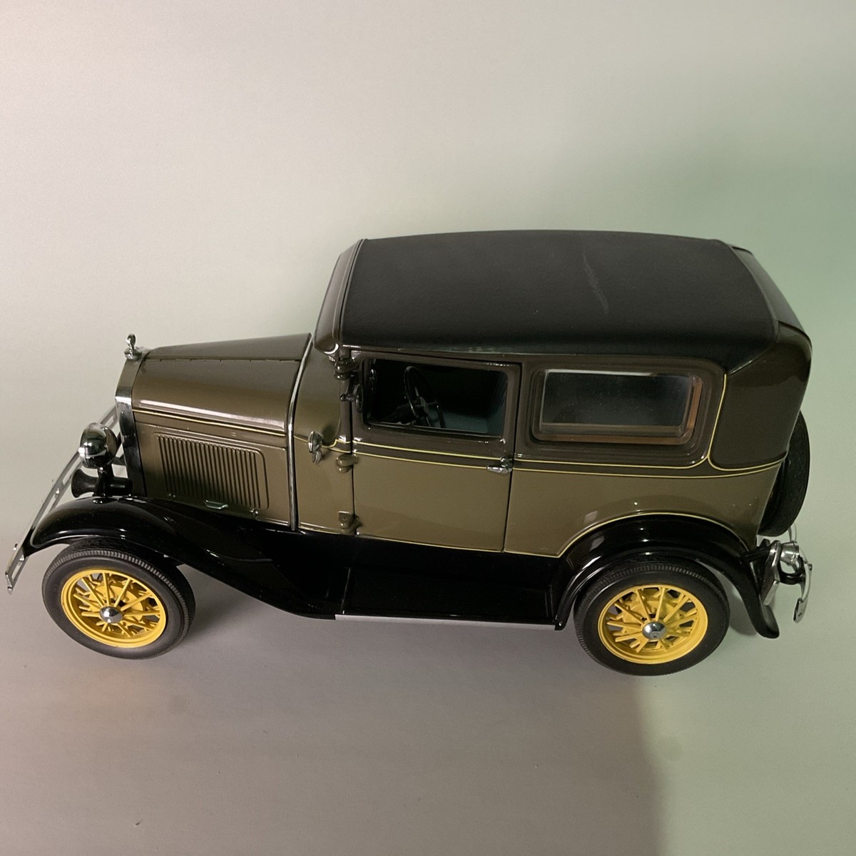 1931 Ford Model A Tudor 1/18 Motor City Classics Diecast | eBay